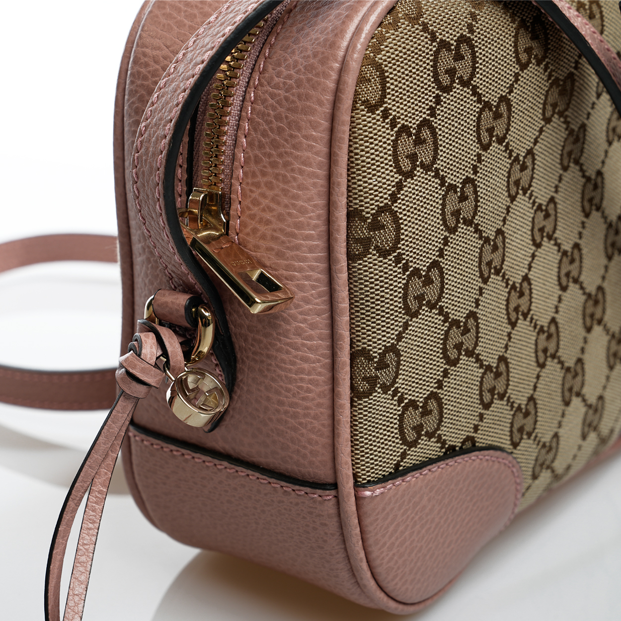 Gucci - GG Supreme Canvas&Pink Leather Bree Crossbody Bag